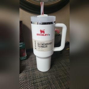 Stanley Mistletoe Twist 40oz Quencher